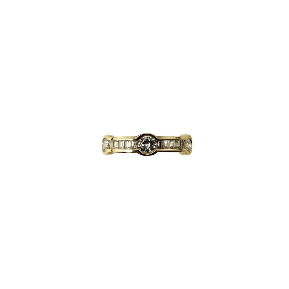 Vintage 14 Karat Yellow Gold and Diamond Ring Size 6 #12020